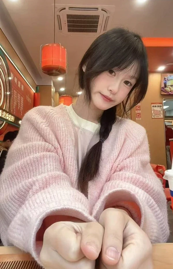 粉嫩福利姬@糖糖 抖音风裸舞+香香鲨尺度合集