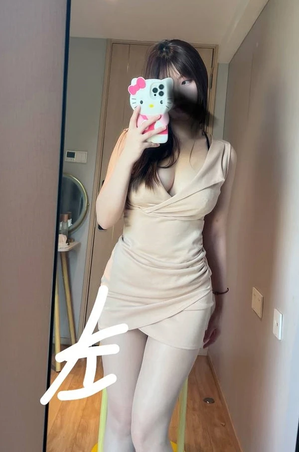 美巨乳福利姬@护士左左 尺度私拍视图合集